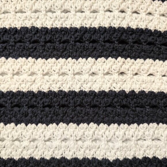 New Gap 24/7 Split Hem Crochet sweater navy striped size small - Picture 11 of 16